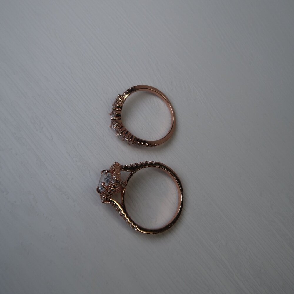 Elegant Rose Gold 2.2 Carat Halo Pear Cut Set - 18K Rose 925 - Picture 8 of 9